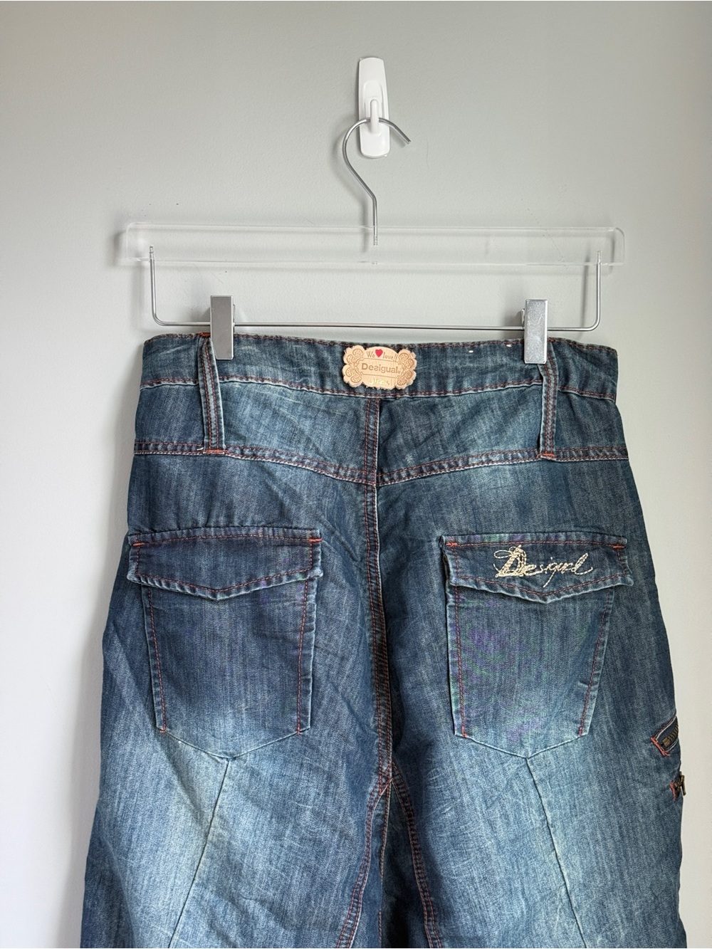 Desigual Harem Jeans Y2K Embroidered Love Floral Baggy Size 28 Medium Wash New - Picture 4 of 9
